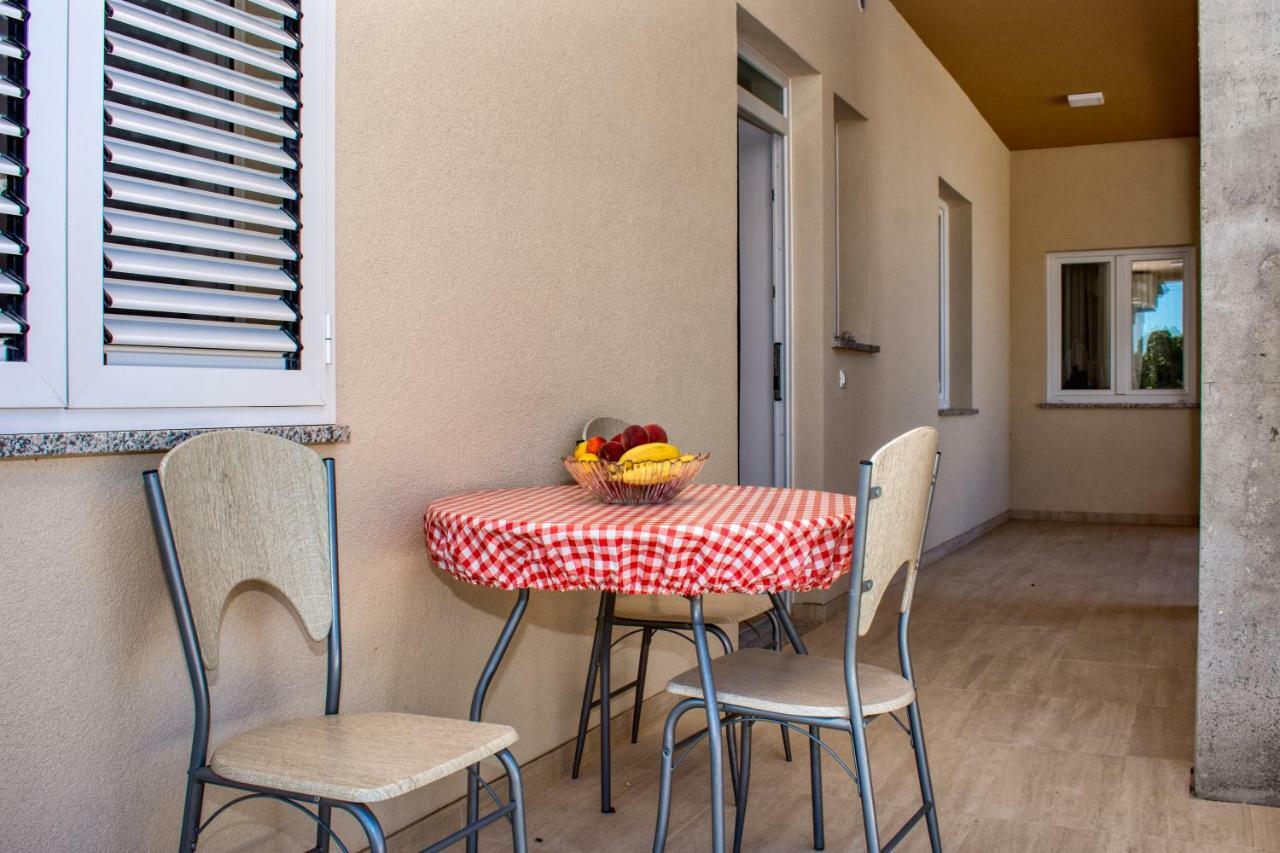 Apartman Ante Sukošan Extérieur photo